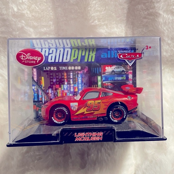 New Disney Store Cars2 Lightning McQueen Die Cast Collector's Case - Picture 3 of 5